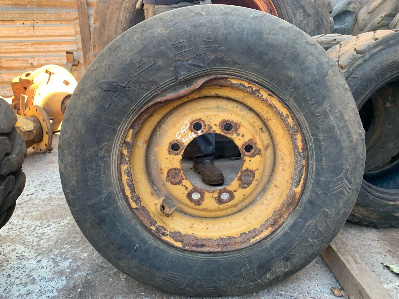 PNEU 11L - 16