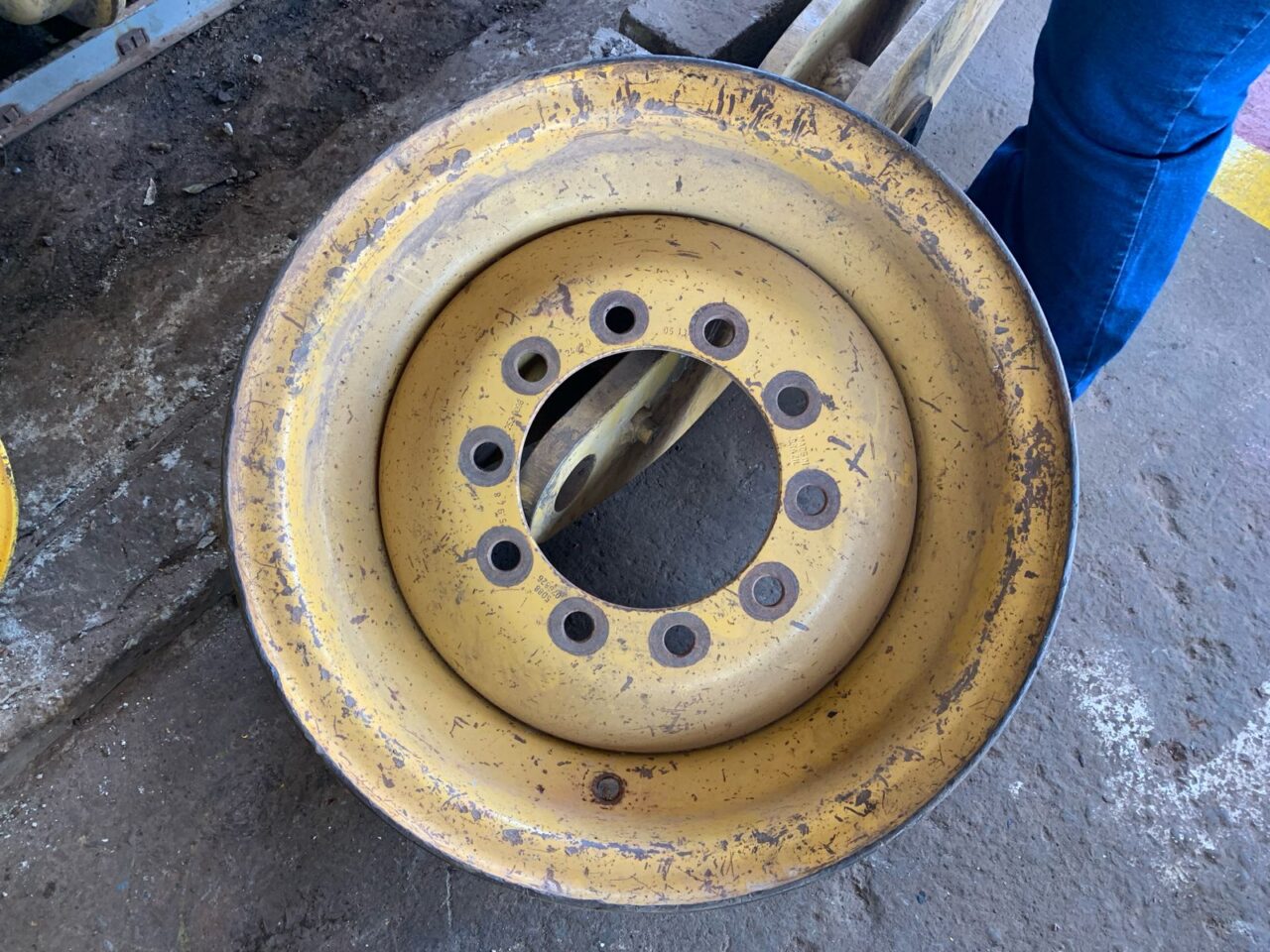 RODA CATERPILLAR - 120H