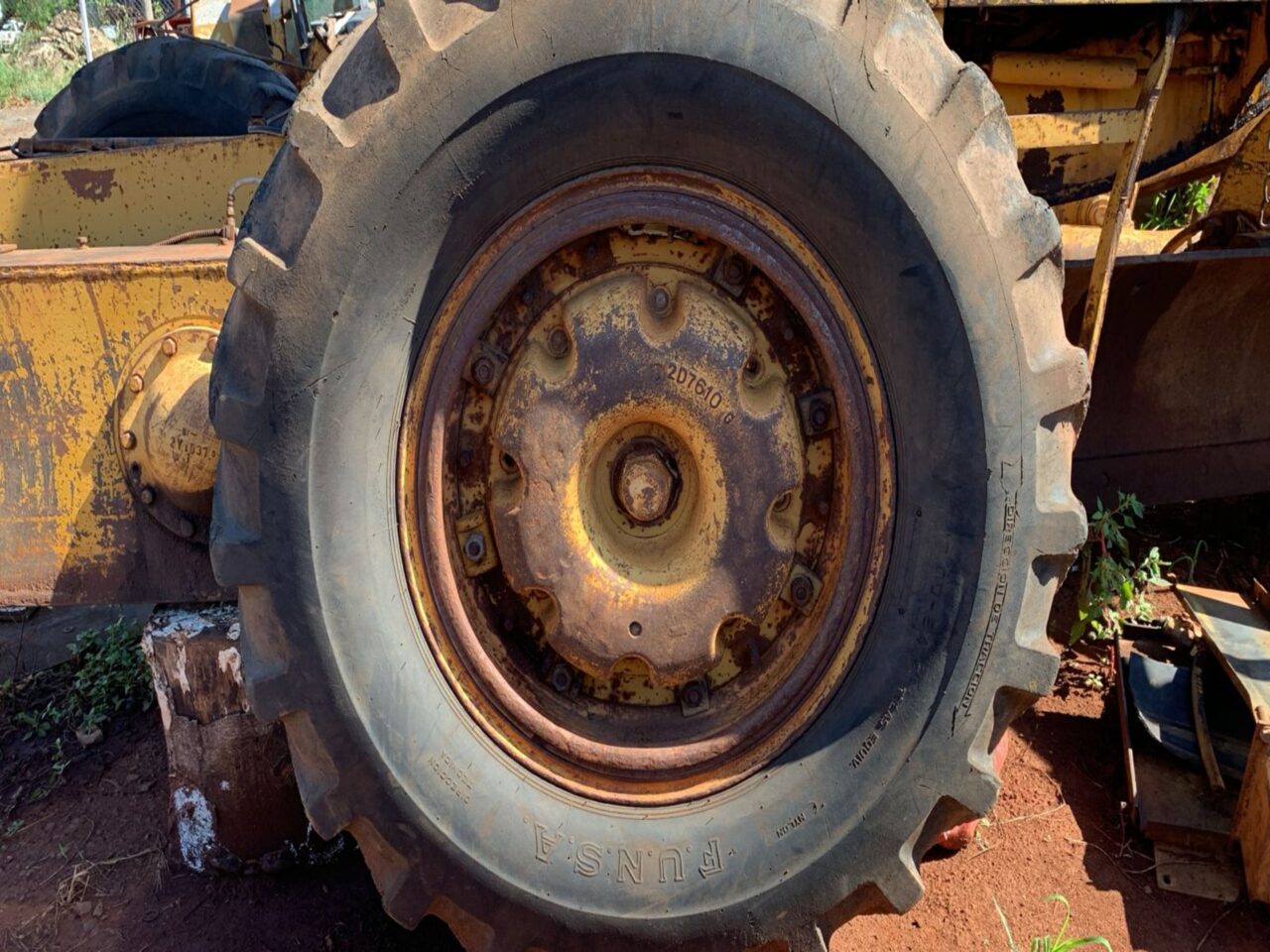 RODA CATERPILLAR - 120B