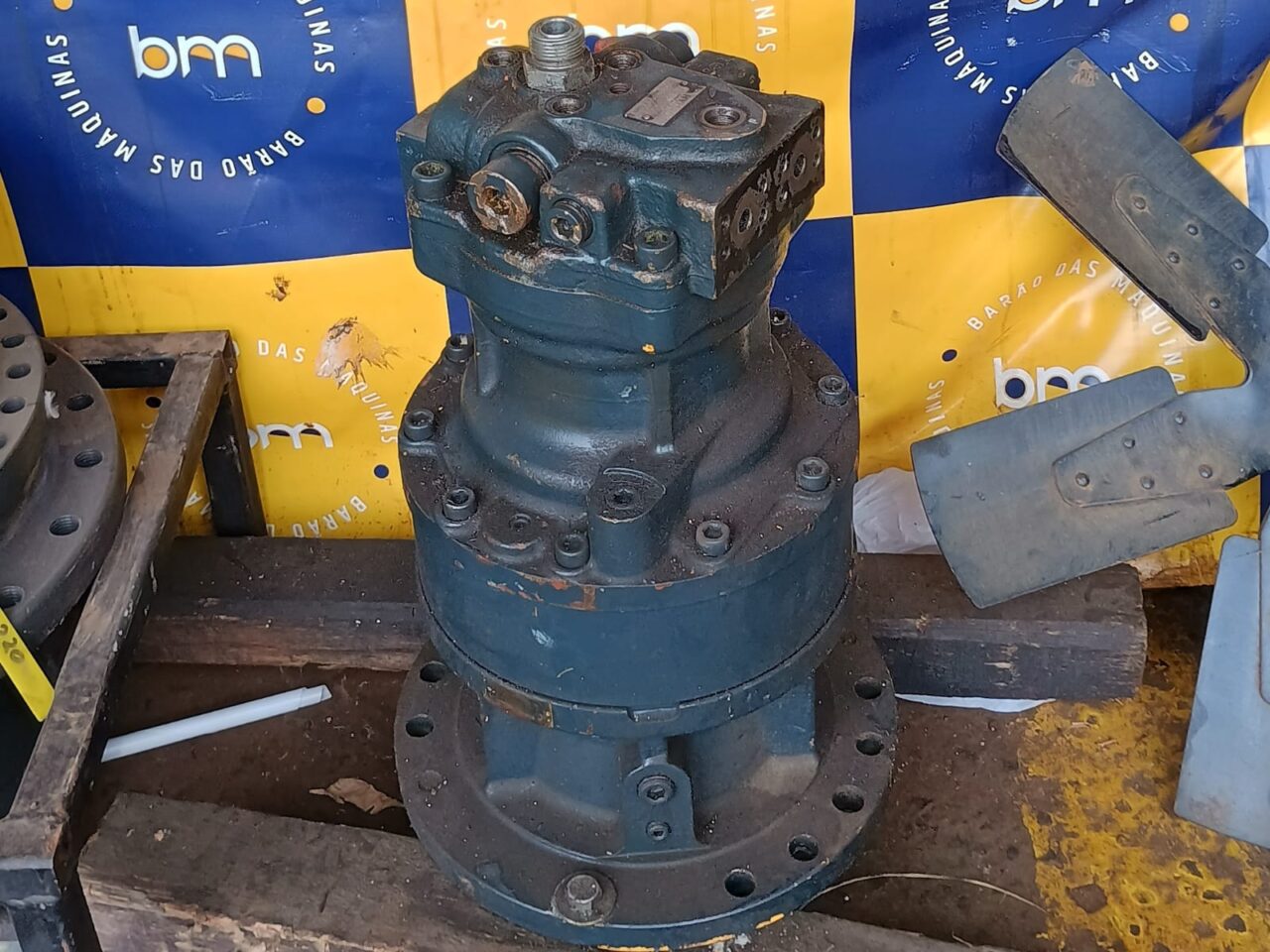 MOTOR DE GIRO R140L-9