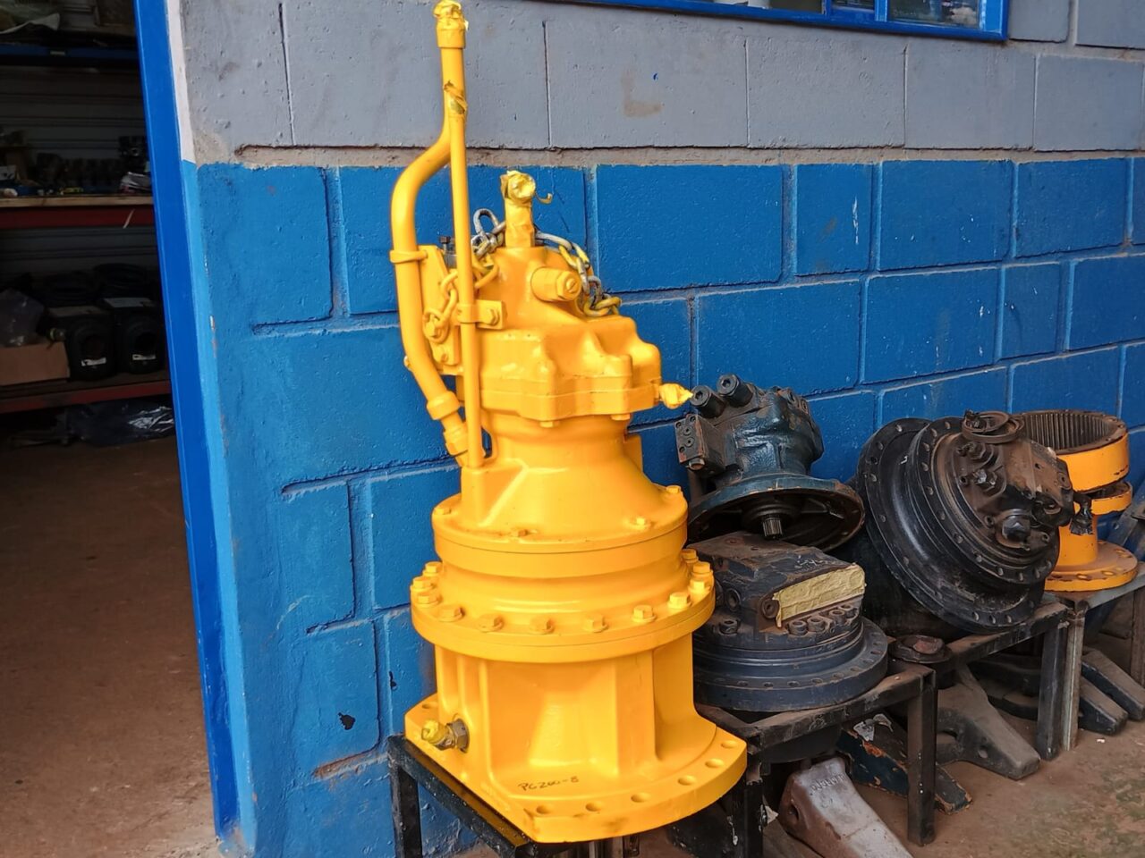 MOTOR DE GIRO PC200-8