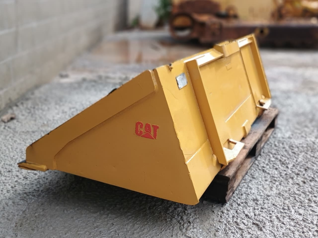 CONCHA MINI CARREGADEIRA CATERPILLAR