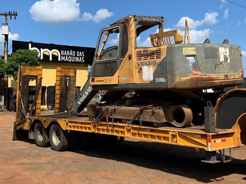ESCAVADEIRA VOLVO EC140B
