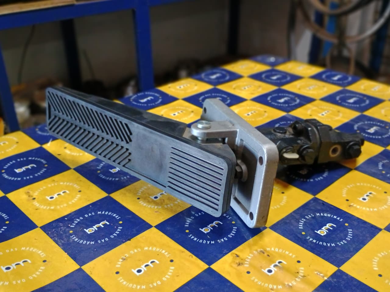 PEDAL DE FREIO HYUNDAI HL730-7, HL740-7,HL757-7