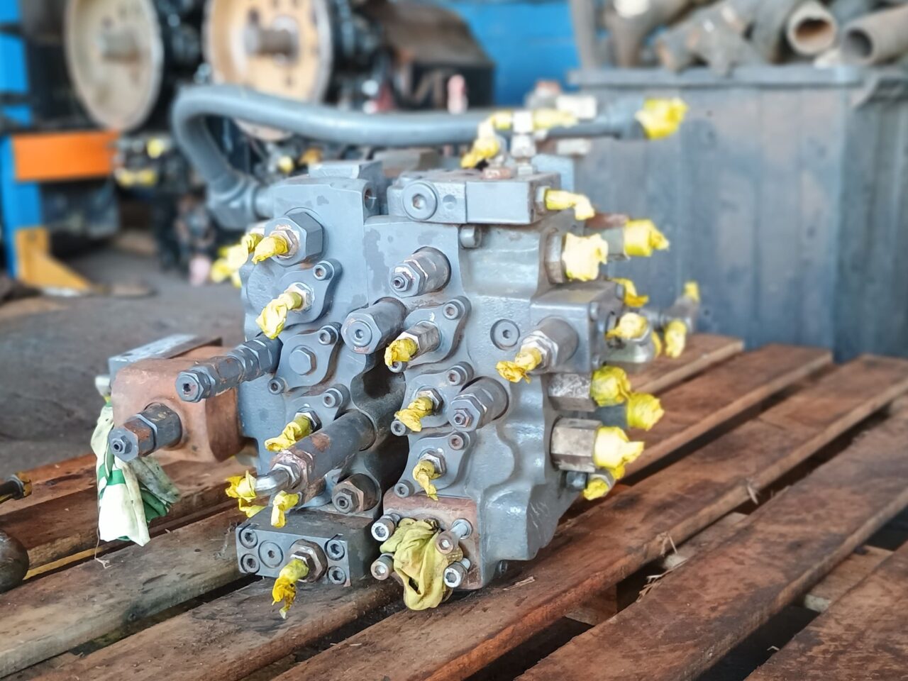 COMANDO HIDRÁULICO VOLVO EC140B