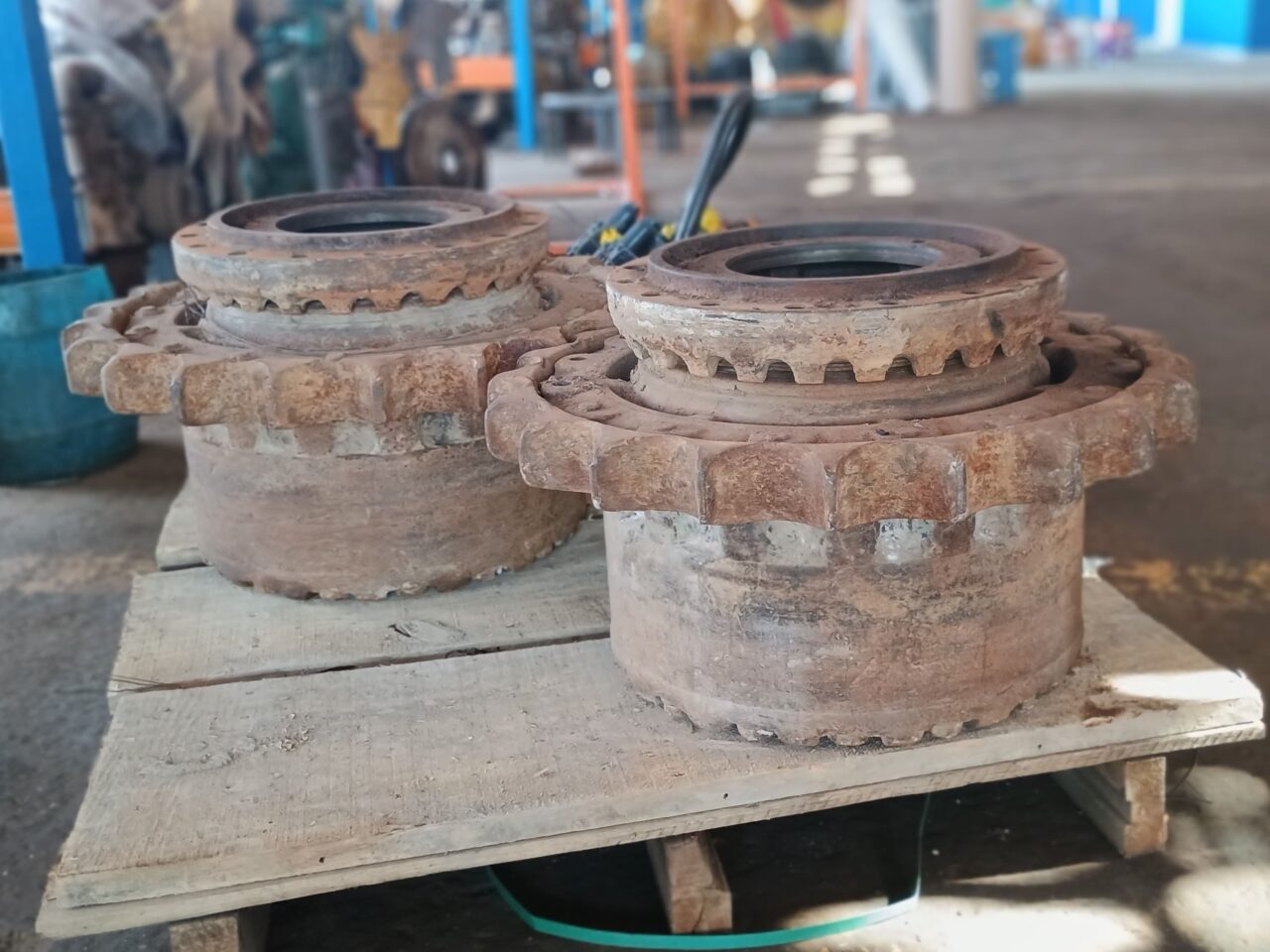MOTOR DE TRAÇÃO CATERPILLAR 320D
