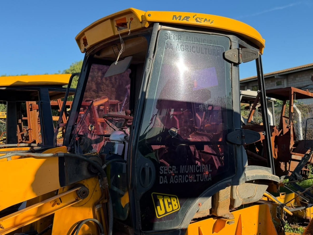 CABINE RETROESCAVADEIRA JCB 4CX