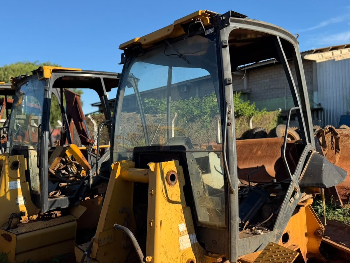 CABINE RETROESCAVADEIRA CATERPILLAR 416E