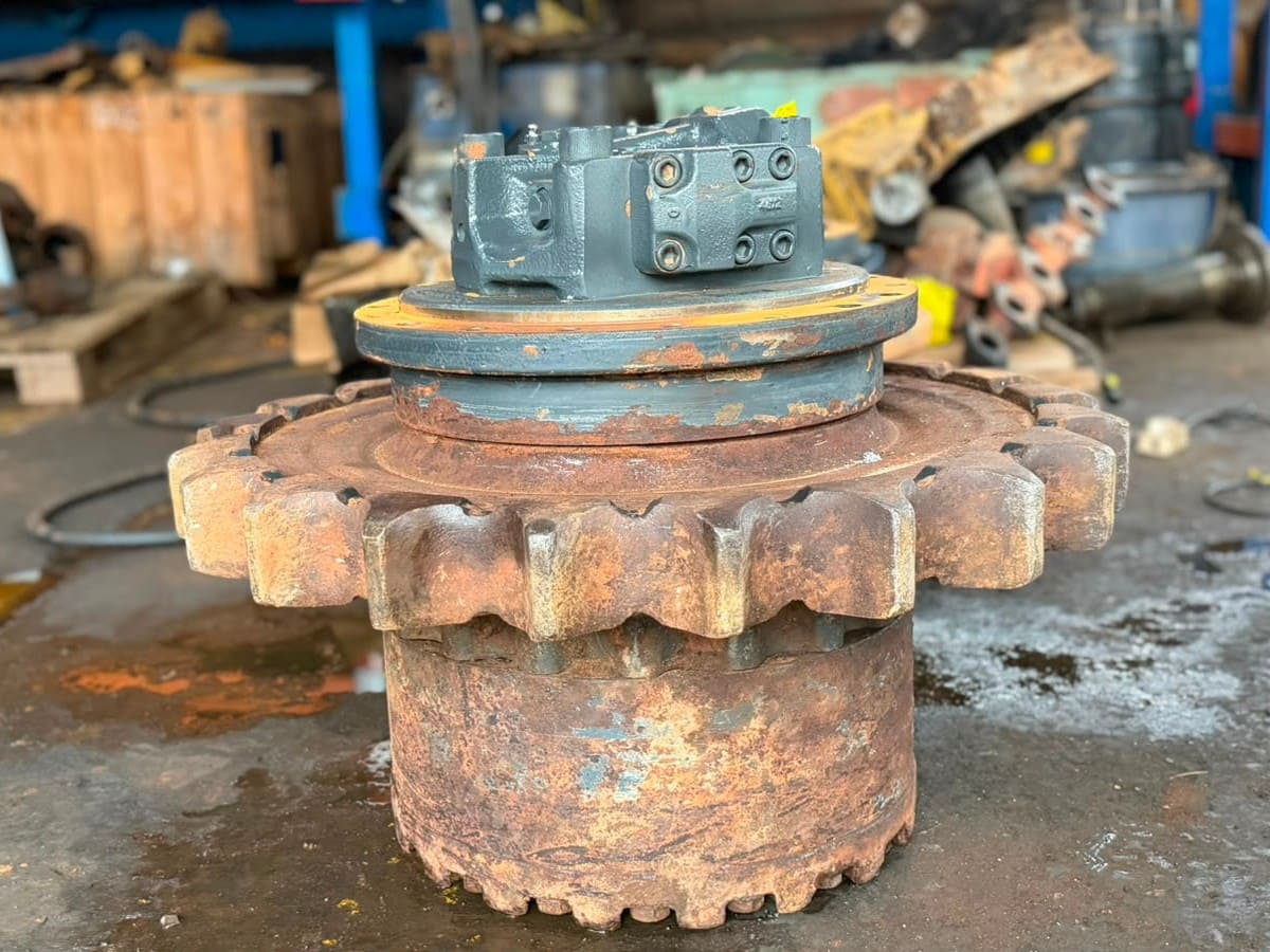 MOTOR DE TRAÇÃO KOMATSU PC200-8