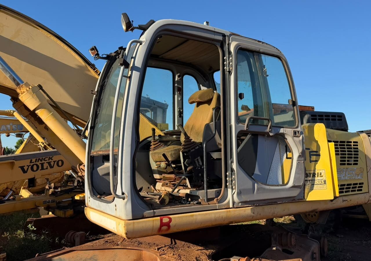 CABINE NEW HOLLAND E215B LC