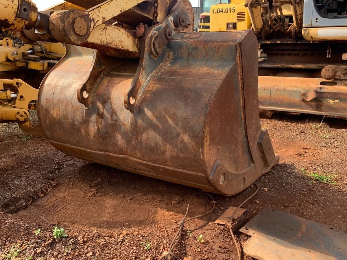 CONCHA NEW HOLLAND E215LC