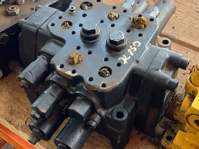 COMANDO HIDRÁULICO DOOSAN DL250