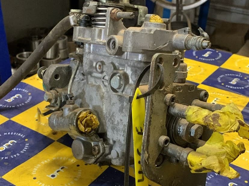 BOMBA INJETORA BOSCH CATERPILLAR 416E