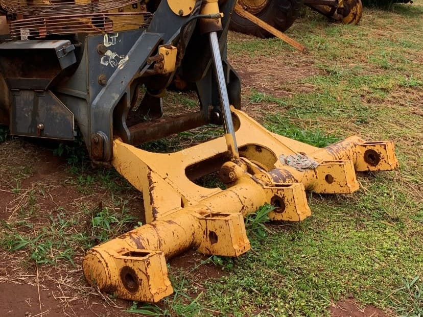 ESCARIFICADOR KOMATSU GD555