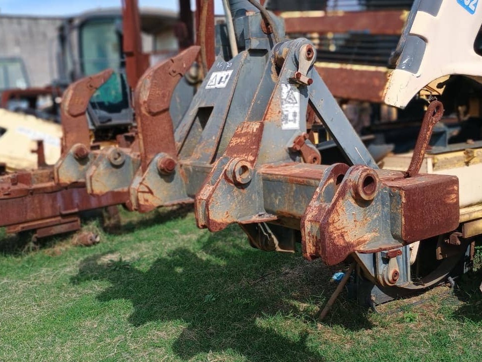 ESCARIFICADOR NEW HOLLAND RG170