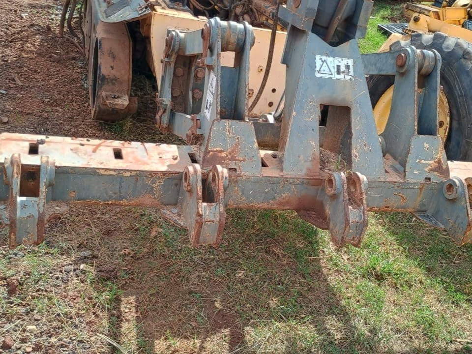 ESCARIFICADOR NEW HOLLAND RG140