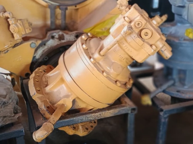 MOTOR DE GIRO CATERPILLAR 312BL