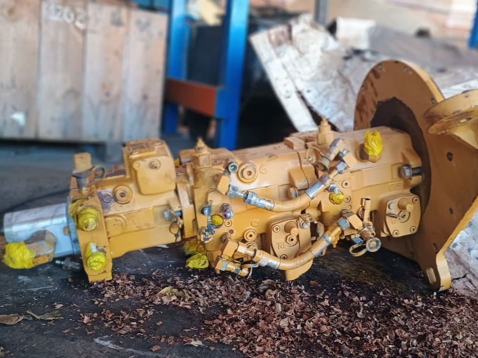 BOMBA PRINCIPAL ROLO CATERPILLAR CP533E / CS 533E