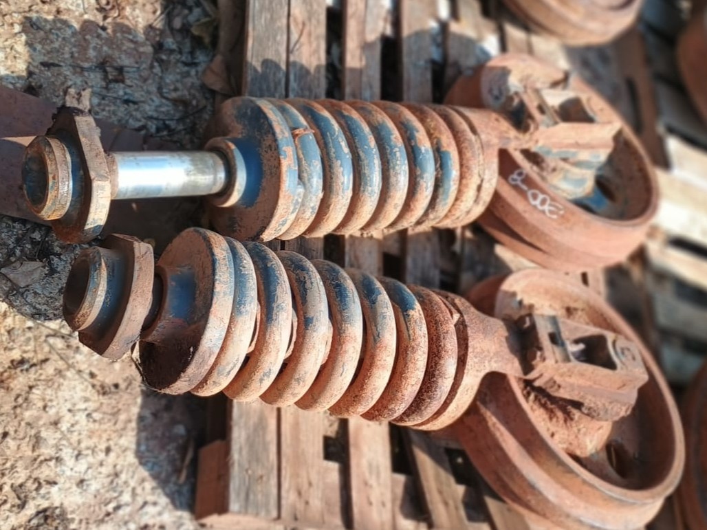 RODA GUIA KOMATSU PC200-8