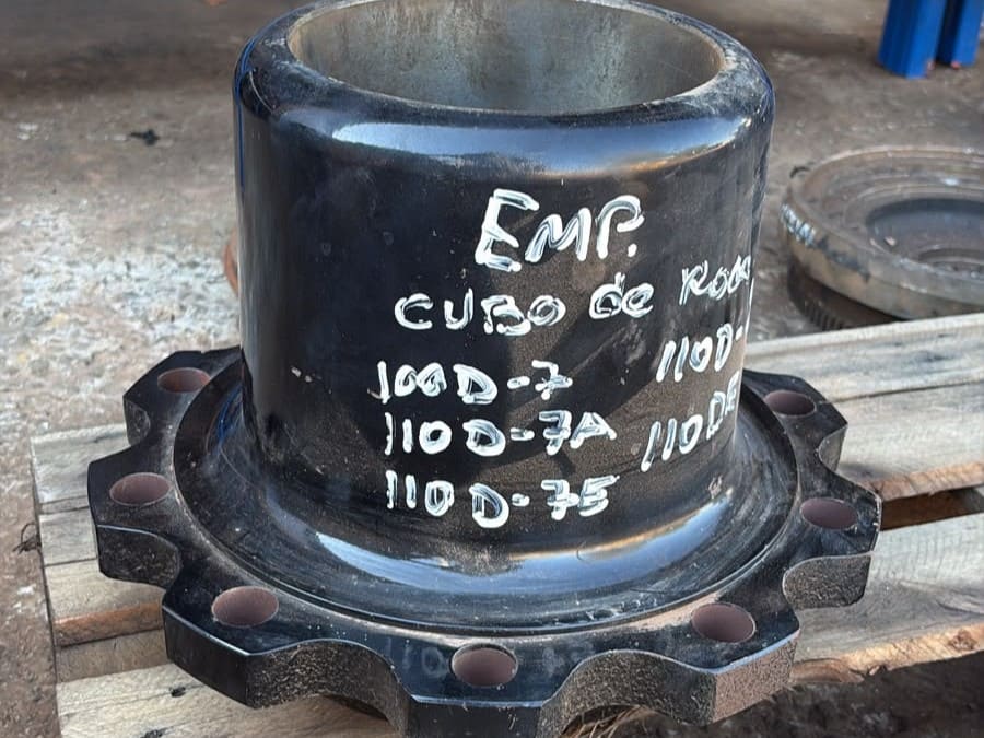 CUBO DE RODA EMPILHADEIRA HYUNDAI 100D-7/ 110D-7A/ 110D-9/ 110DE/ 110D-75